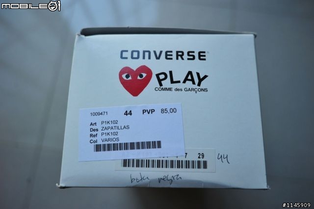 正當大家瘋狂購買Converse與JV紫色聯名款之際, 我卻默默的選擇了....