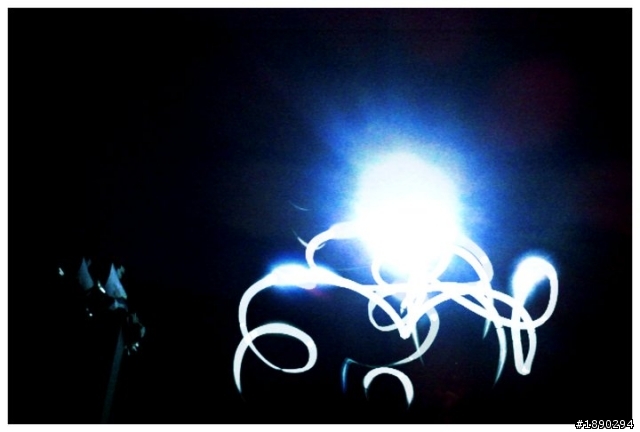 iphone"MagicShutter"之我的光筆亂塗鴉....