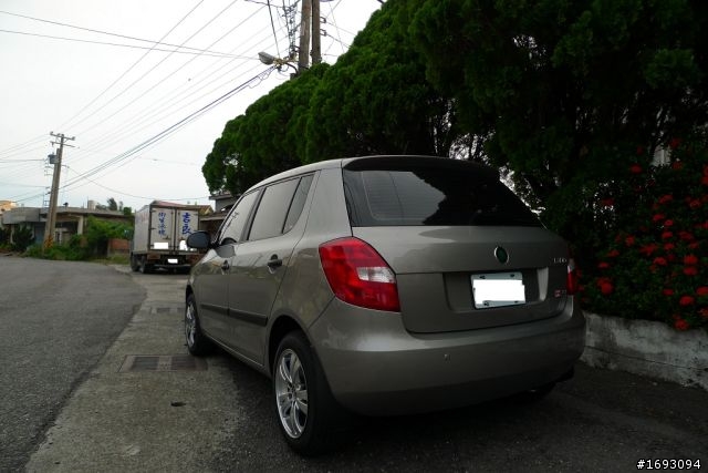Fabia 1.6小開箱+內外裝照更新