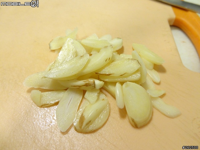 [chef料理廚房]"歪"國人覺得很怪的美味大變身。宮保皮蛋。(非黑暗料理)