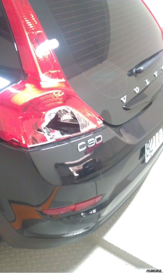 求助！！！volvo c30被撞了