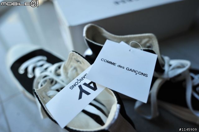 正當大家瘋狂購買Converse與JV紫色聯名款之際, 我卻默默的選擇了....