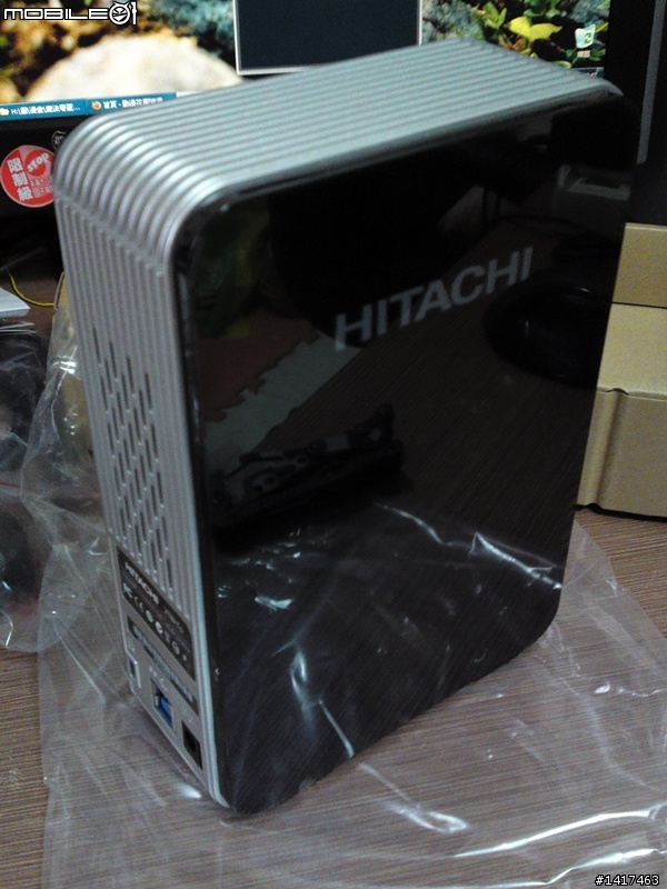 [開箱] HITACHI 日立 2TB TOURO Desk PRO 鏡面黑USB3.0 (3年保)-3.5吋行動硬碟開箱啦~~