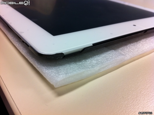 [試用] Uptiontek  iPad2 Carbon Back Cover 碳纖維背蓋
