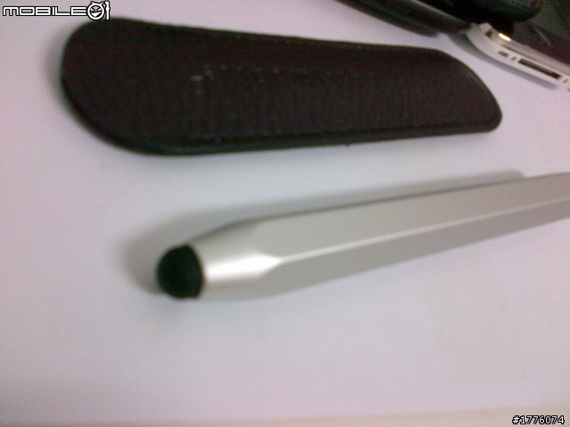 簡單開箱Blackberry 9900(8/24小更新）