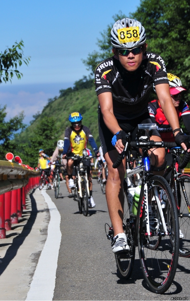 2011 ●  跳 跳 虎 在 武 嶺 ● 照片再次呈獻 08/26上傳
