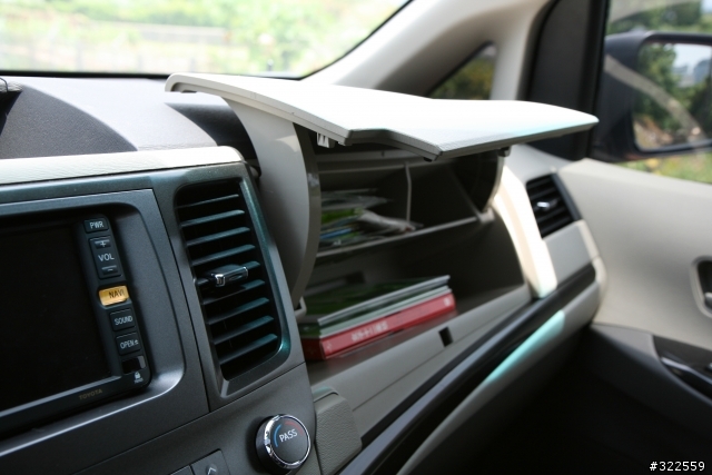 分享(開箱照)~美式家庭mini van~2011 TOYOTA  SIENNA LE款  (圖多)