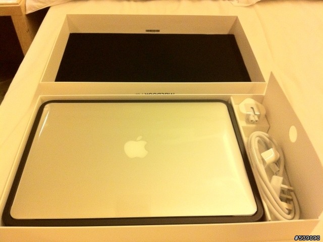 遲來的香港行MACBOOK AIR 13 開箱～附內包、外包...