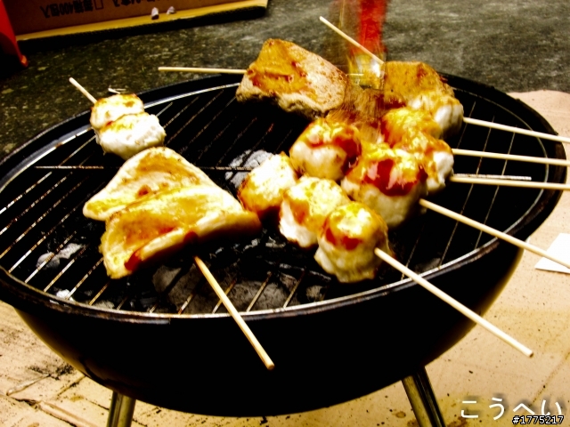 蓋~[中秋烤肉大樓!]中秋佳節怎麼沒人來分享烤肉樓呢?!!   小弟先拋一張獻醜拉~