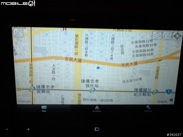 iPod/iPhone車用音響Pionner AppRadio(iPad好像也可以)----------9月2日更新,加入開箱文