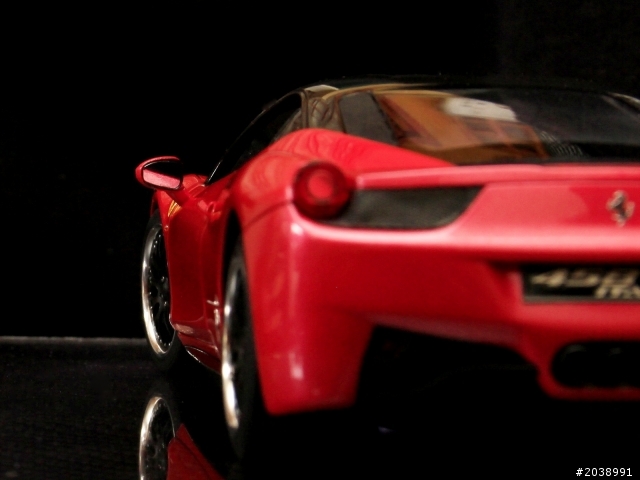 火辣的義大利情人 "法拉利 458 ITALIA" 1:24車模