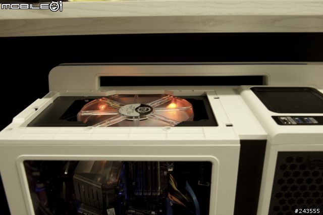 [開箱]新家入厝-Thermaltake Level 10 GT Snow