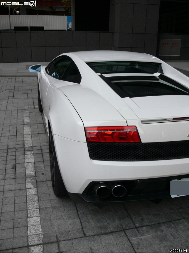 停在一旁的 Gallardo