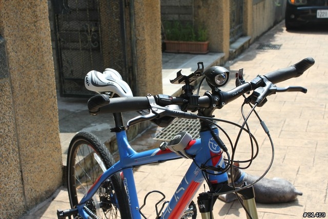 登山車 發電花鼓 頭燈 手機 充電電池