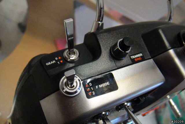 【開箱分享】終於升級DSMX / DSM2系統！入手新控SPEKTRUM DX8！