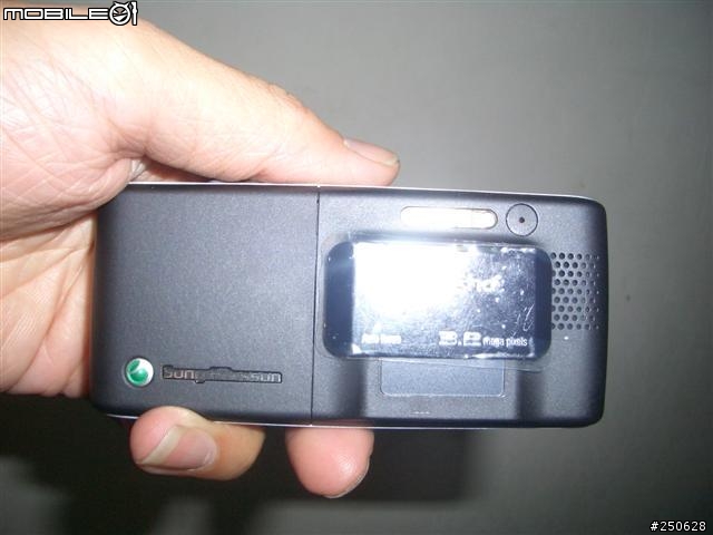 分享k800i全機換殼跟包膜