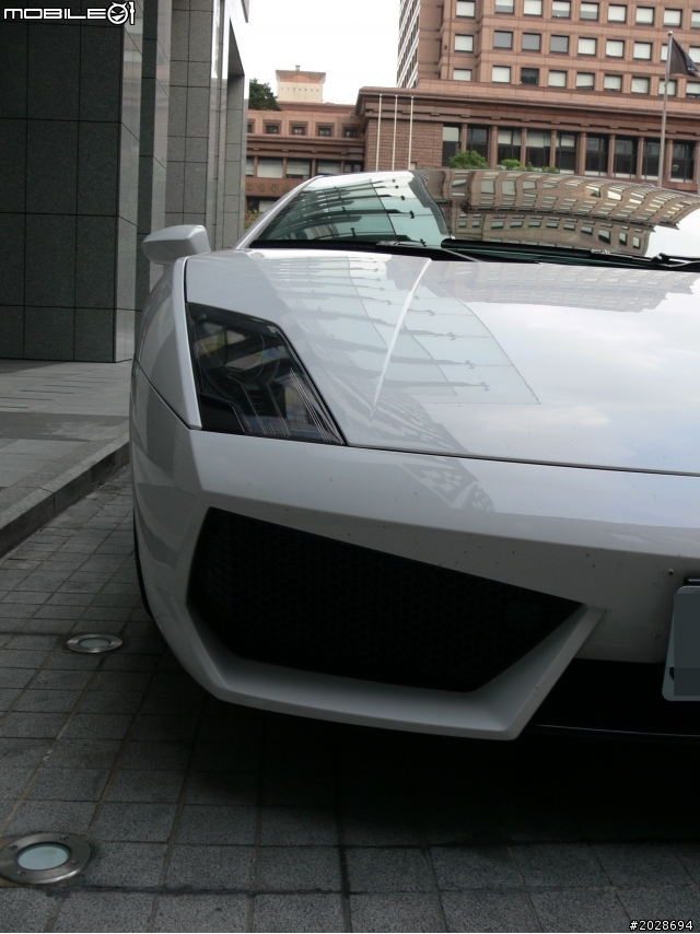 停在一旁的 Gallardo