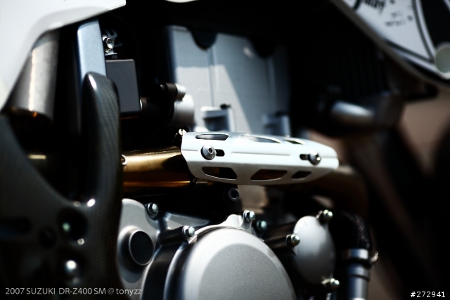 [開箱] 來自日本的街頭滑胎風  DR-Z400 SM