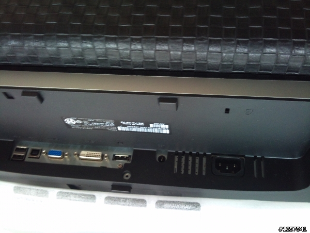 [開箱]DELL U2412M( e-IPS ) 一次買三台之開箱