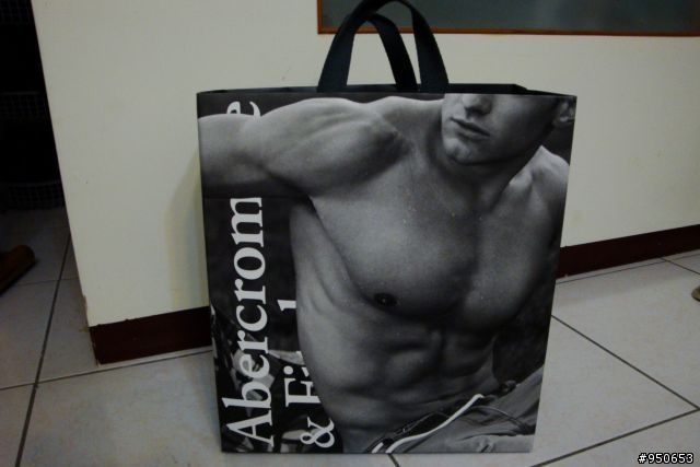 巧遇美國勞工節大折扣的Abercrombie and FITCH及Hollister衣服.
