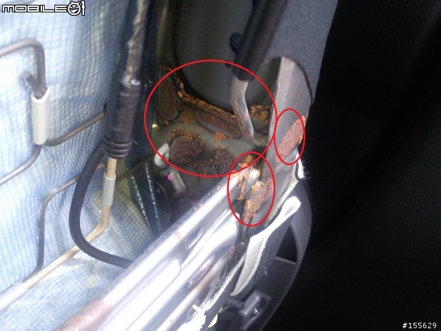 09年RAV4座椅內部生鏽嚴重...