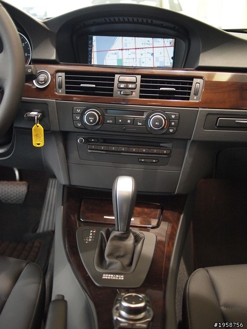 [有圖] 2011年高效動力 320i iDrive + 核桃木飾板