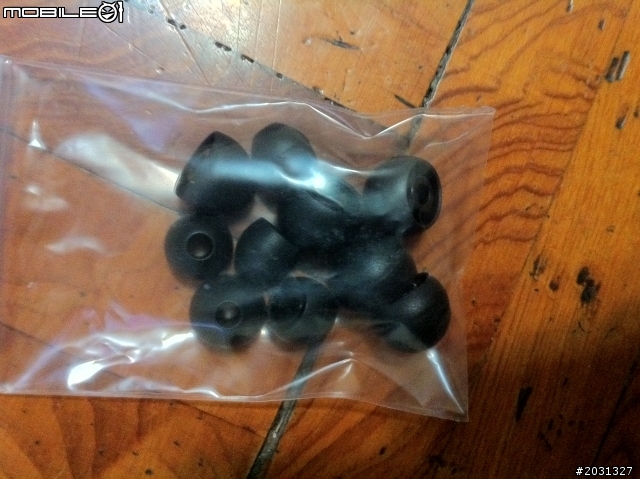 [開箱]非常ROCK的Monster Lady Gaga Heartbeats 鉚釘款耳機