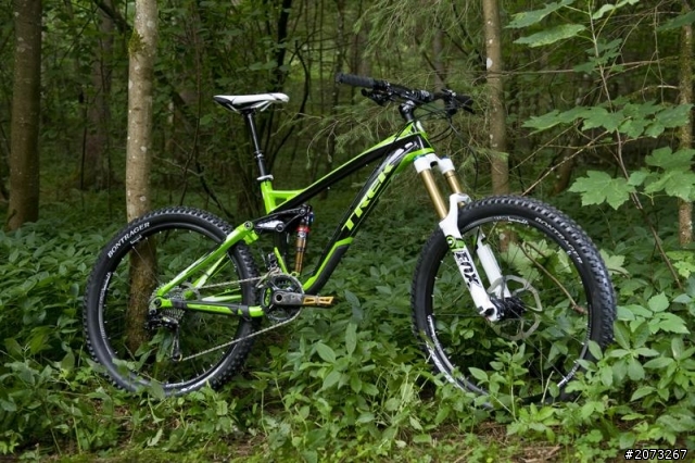 請問後避震車架的型式(有圖)