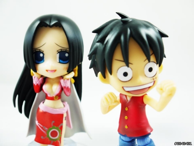 不是黏土人而是chibi-arts的魯夫與女帝