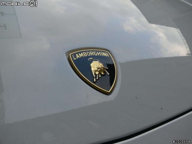 停在一旁的 Gallardo