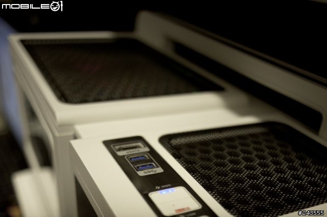 [開箱]新家入厝-Thermaltake Level 10 GT Snow