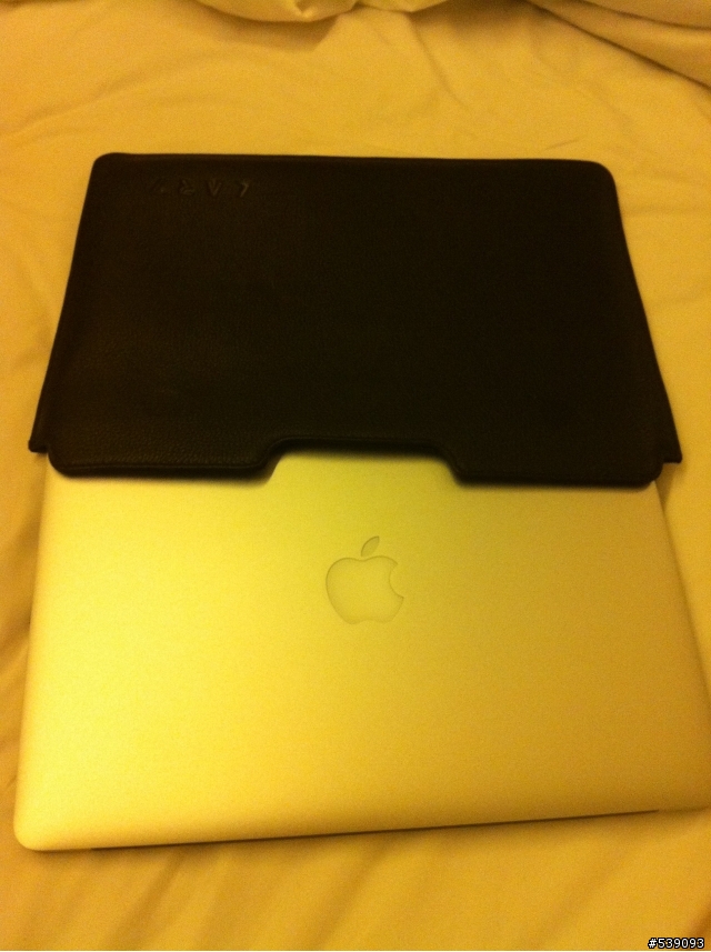 遲來的香港行MACBOOK AIR 13 開箱～附內包、外包...