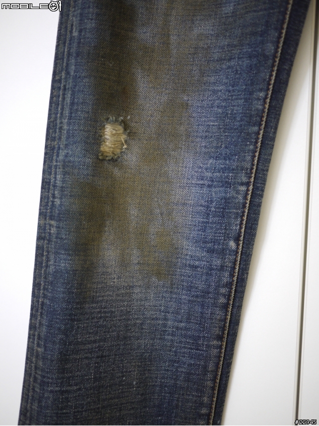 [分享] Dior Homme 2011AW Bas17 被輾過的丹寧褲 Rack Rail Paint Denim