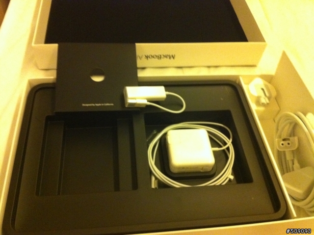 遲來的香港行MACBOOK AIR 13 開箱～附內包、外包...