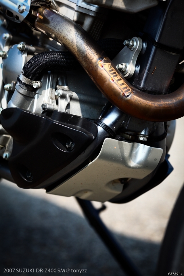[開箱] 來自日本的街頭滑胎風  DR-Z400 SM