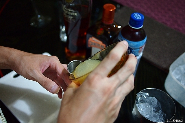 [分享] 時尚調酒必備~ 君度橙酒 COINTREAU