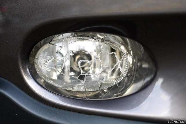 2010年 CRV 3.5代 前霧燈 怎麼破裂了!?