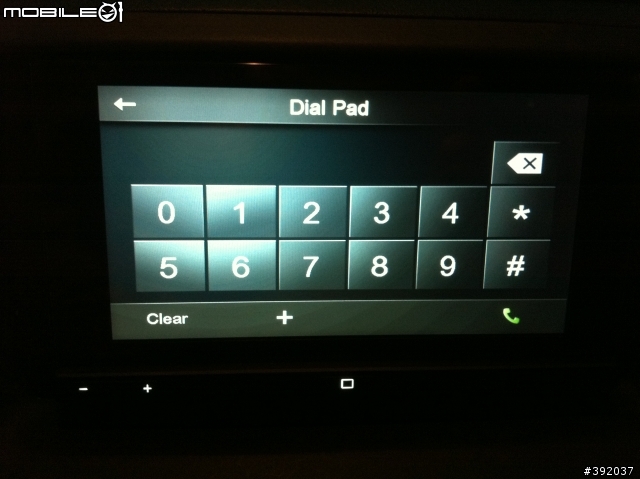 iPod/iPhone車用音響Pionner AppRadio(iPad好像也可以)----------9月2日更新,加入開箱文