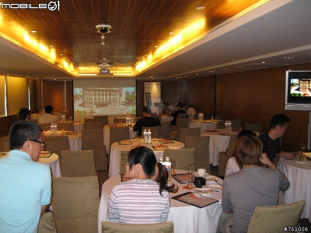 [HTC EVO 3D台中體驗會]手機3D裸視時代的來臨