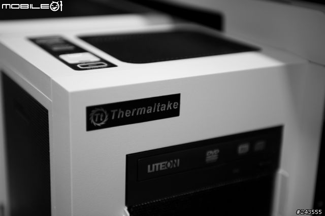 [開箱]新家入厝-Thermaltake Level 10 GT Snow