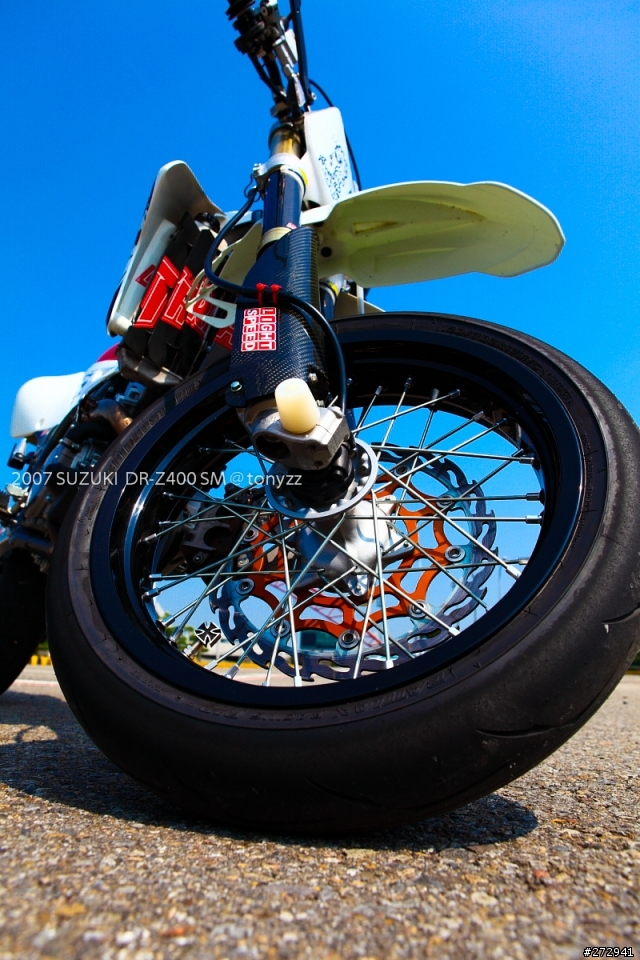 [開箱] 來自日本的街頭滑胎風  DR-Z400 SM