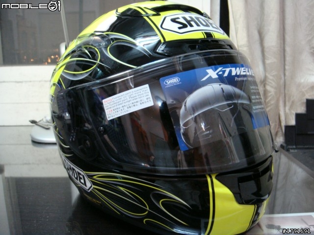 [開箱] 首發 SHOEI X-12 VERMEULEN 2 亮黃桃