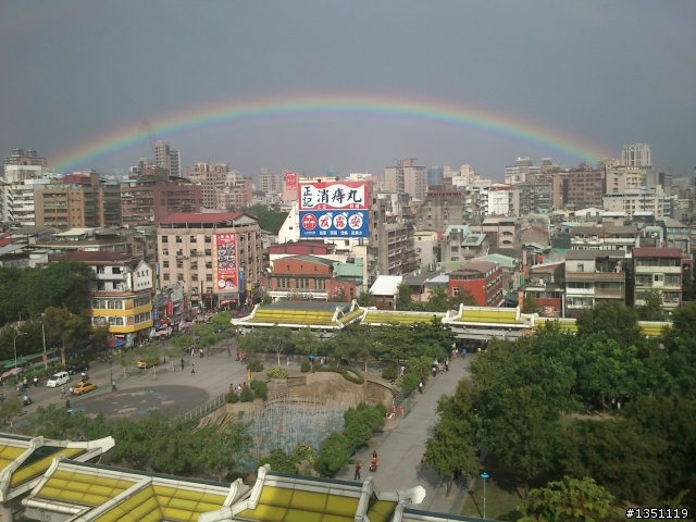 9/26  下午3點多  台北市區上空的彩虹