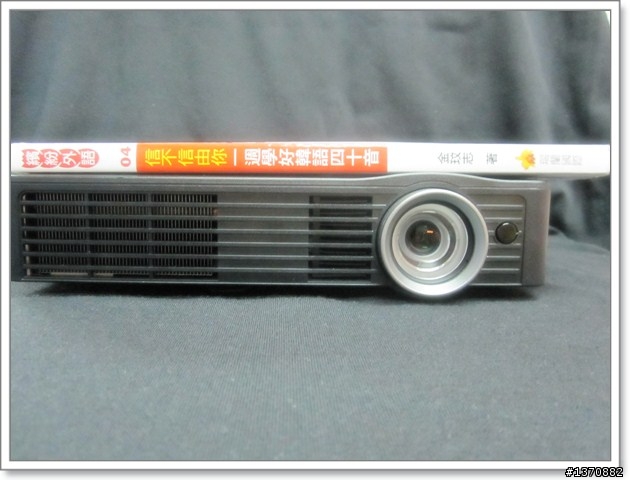 LED 500流明720P高畫質投影機  OPTOMA ML500 ,到手囉!!~開箱文