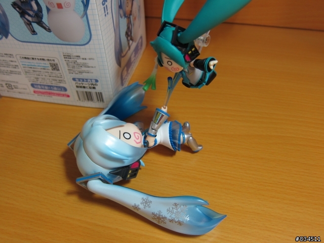 [開箱超劇場__第二彈]  來自北國的雪精靈~~好萌!!---黏土人{ 雪ミク }__”2011開心玩雪 ”版