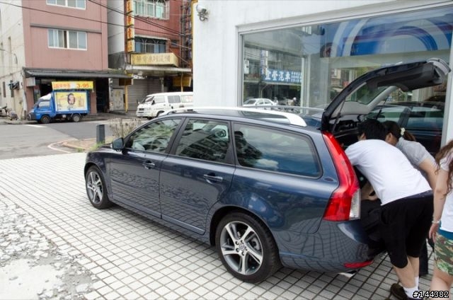 2012 V50 D4 466 小開箱