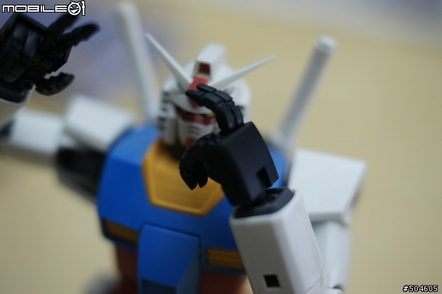 1/48 RX-78頭像  1/100的極之手  曲面彩貼 發表文