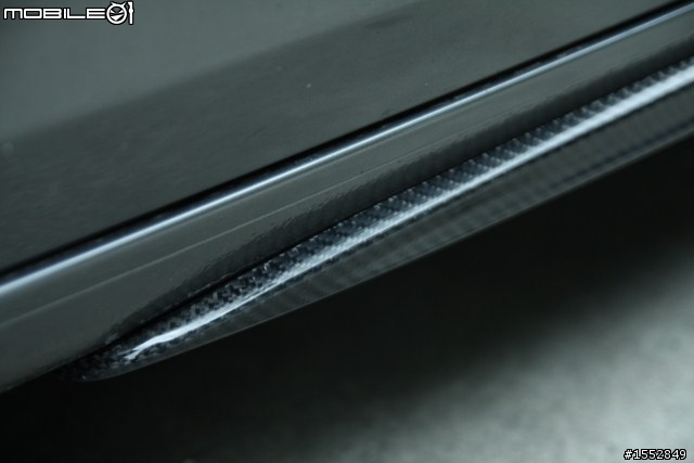 精緻與低調的奢華質感 邁向全車CARBON化 GOLF GTI MK6 [側裙篇]