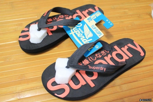 等了一年的Superdry特價   終於可以分享開垃圾袋了