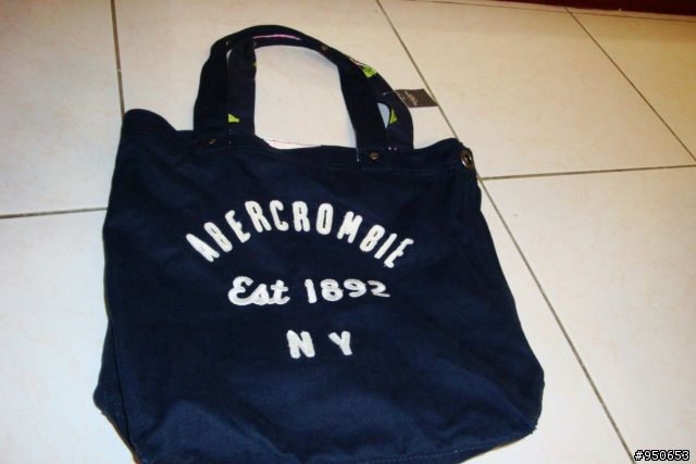 巧遇美國勞工節大折扣的Abercrombie and FITCH及Hollister衣服.